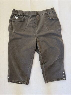 DreamJeannes by Quaker Factory Capri Pull-On Pants - Grey Size L